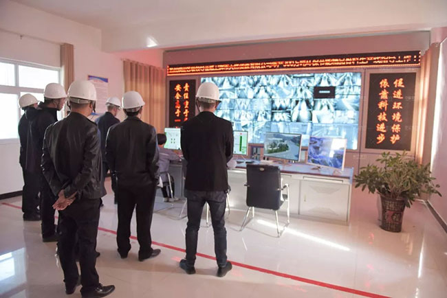 �F���~�ʭh���־��L������һ���W�R���u���������{��