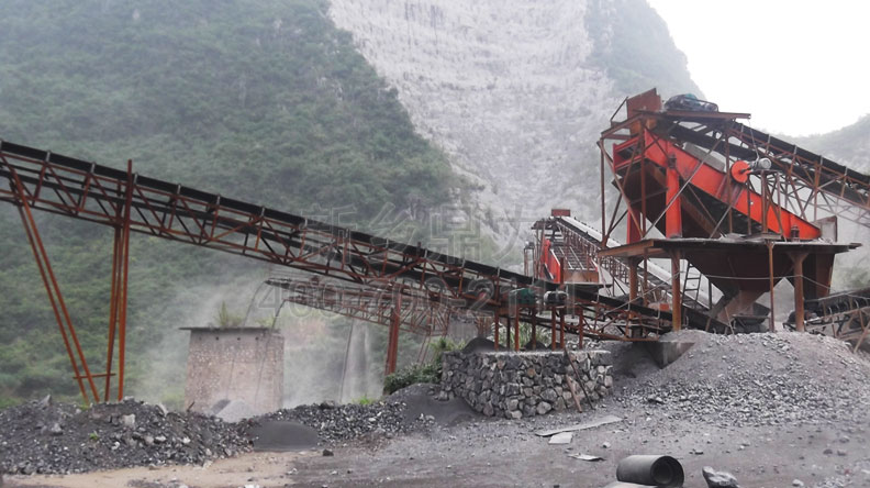 �V�����e��һ�(zh��n)ʯ�ϏS