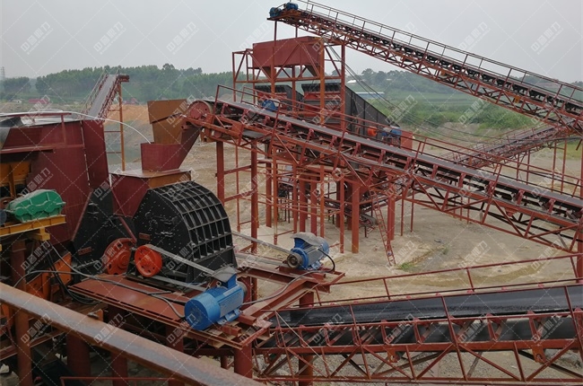 錘式破碎機在廣西使用現(xiàn)場