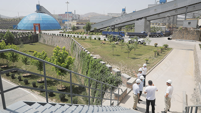 參觀資源有限公司時產(chǎn)3000噸砂石骨料生產(chǎn)線